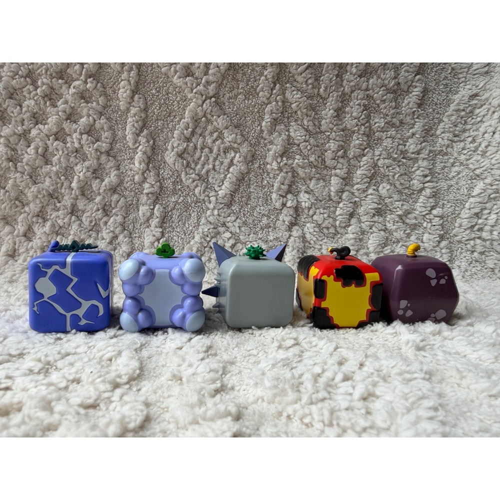 Blox Fruits Roblox Collectible Minifigures Set of‎ 5 No Codes
